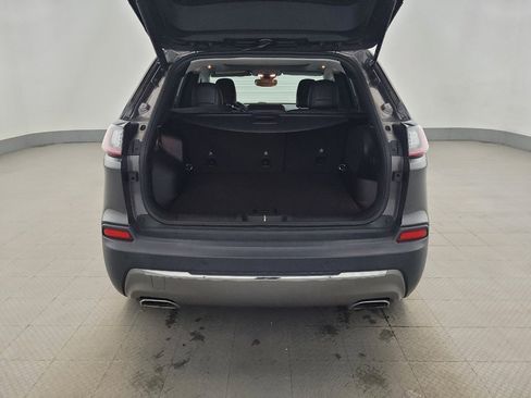 Used 2019 Jeep Cherokee Limited w/ Technology Group image 29