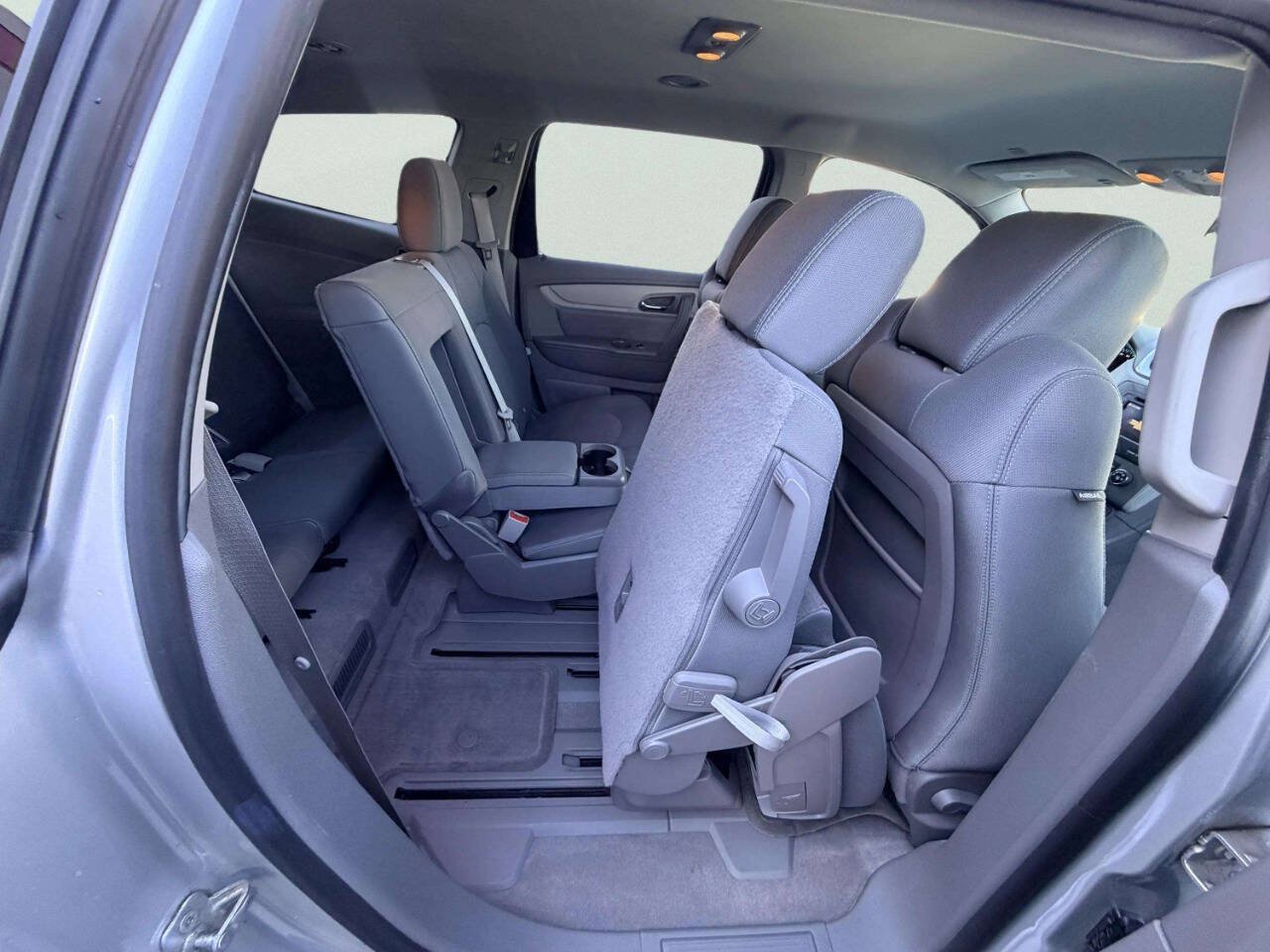 Used 2017 Chevrolet Traverse LS FWD image 25