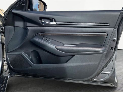 Used 2022 Nissan Altima 2.5 SR image 24