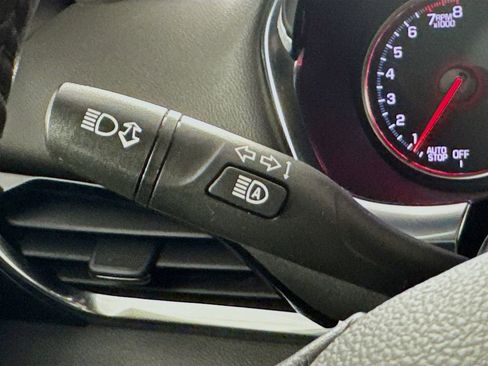 Used 2022 Chevrolet Traverse High Country image 12