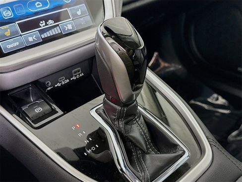 Certified 2025 Subaru Outback Limited image 11