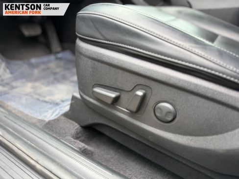 Used 2025 Kia Telluride S AWD/4WD image 28