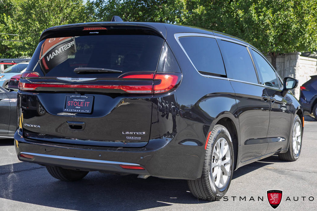 Used 2026 Chrysler Pacifica Limited FWD image 20