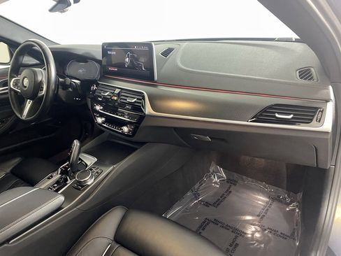 Used 2023 BMW M550i xDrive image 28
