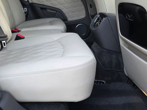 Used 2020 Bentley Mulsanne image 28