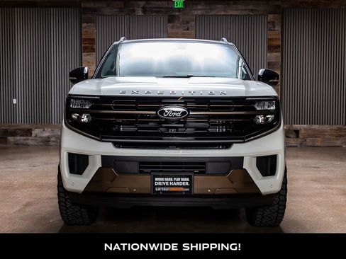 Used 2025 Ford Expedition King Ranch image 4