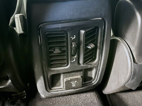 Used 2020 Jeep Grand Cherokee Altitude RWD image 27