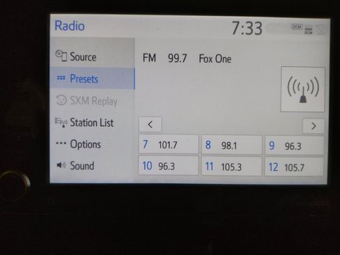 Used 2022 Toyota Corolla LE image 25