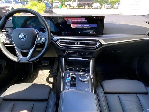 Used 2023 BMW i4 eDrive35 w/ Premium Package RWD image 12
