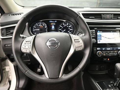 Used 2016 Nissan Rogue SL FWD image 32