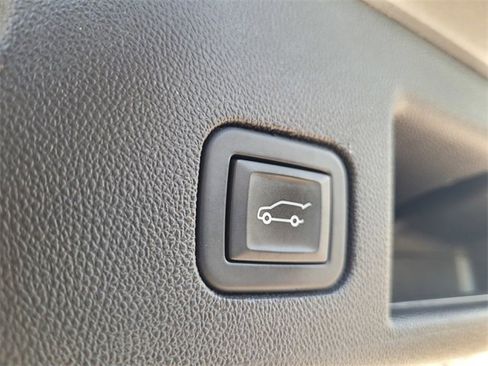 Used 2024 Chevrolet Equinox LT image 28