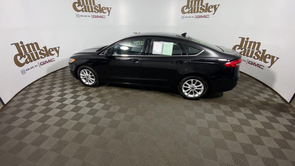 Used 2019 Ford Fusion SE FWD image 5