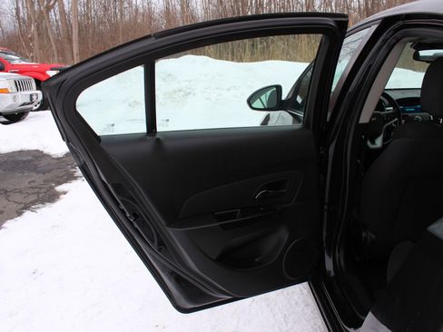 Used 2014 Chevrolet Cruze LT image 27