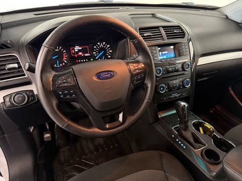 Used 2016 Ford Explorer XLT FWD image 11