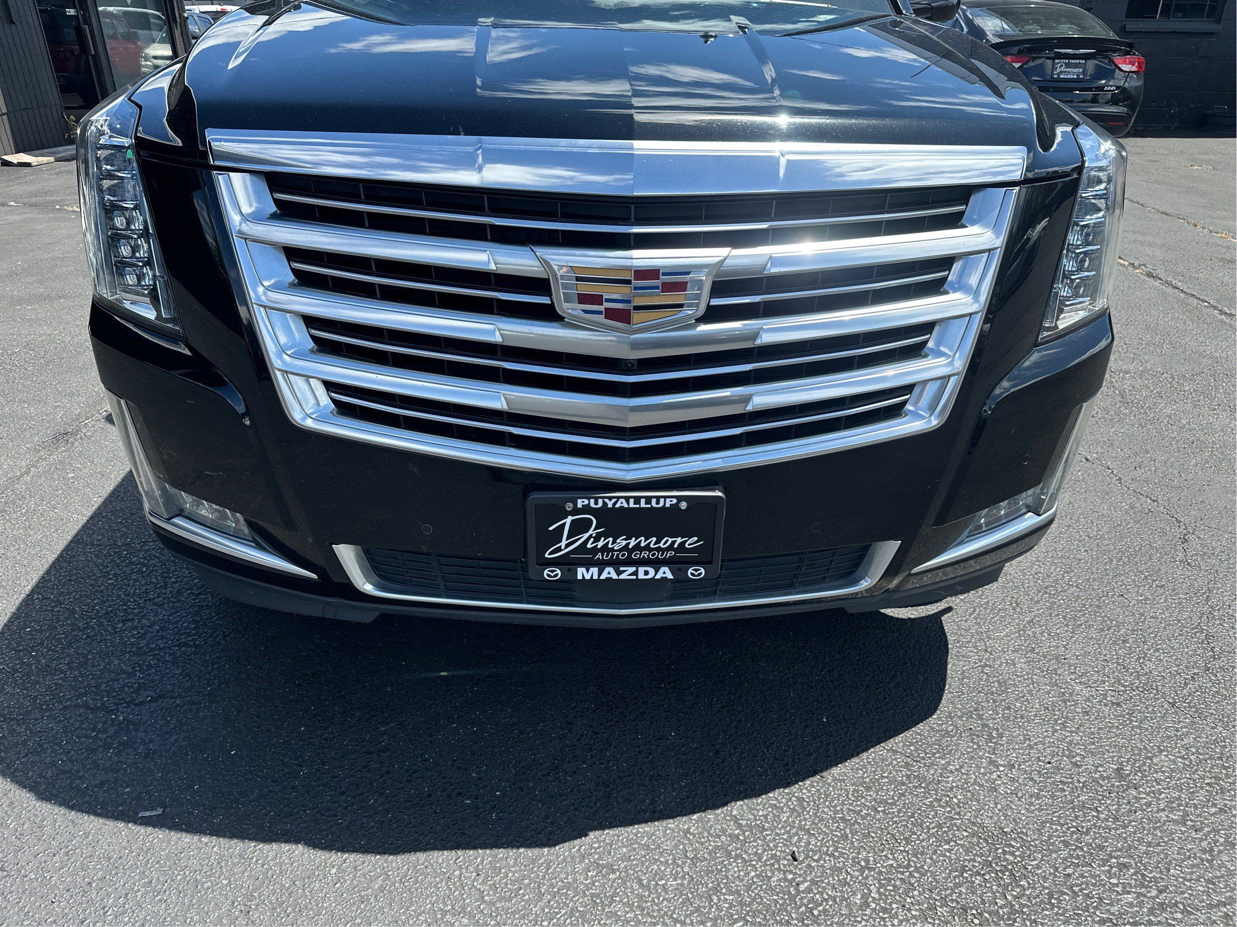 Used 2017 Cadillac Escalade Platinum AWD/4WD image 24