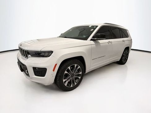 Used 2021 Jeep Grand Cherokee L Overland w/ Advanced Protech Group III AWD/4WD image 3