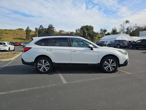 Used 2018 Subaru Outback 2.5i Limited image 8