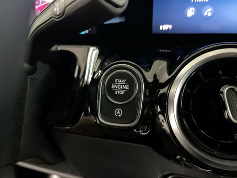 Certified 2025 Mercedes-Benz GLA 250 image 27