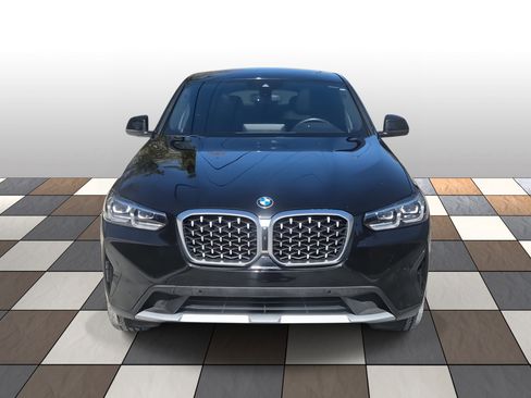 Used 2024 BMW X4 xDrive30i image 2