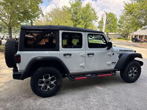 Used 2023 Jeep Wrangler Unlimited Rubicon w/ Cold Weather Group AWD/4WD image 8