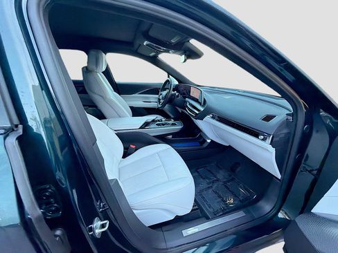 Used 2024 Cadillac Lyriq Sport image 31