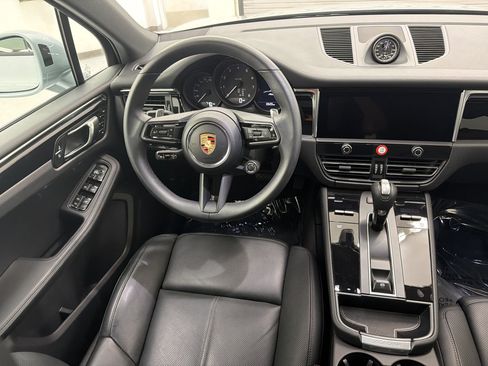 Used 2026 Porsche Macan AWD/4WD image 28