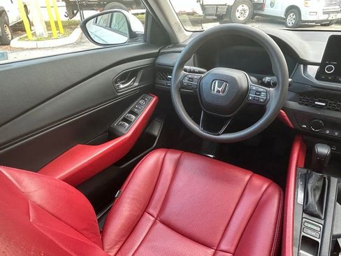 Used 2023 Honda Accord EX image 9