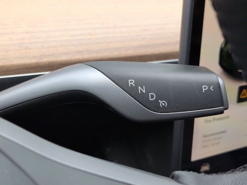 Used 2022 Tesla Model Y Performance image 18