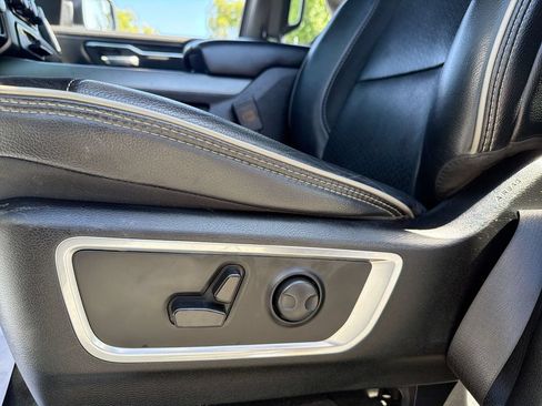 Used 2024 RAM 1500 Laramie AWD/4WD image 14