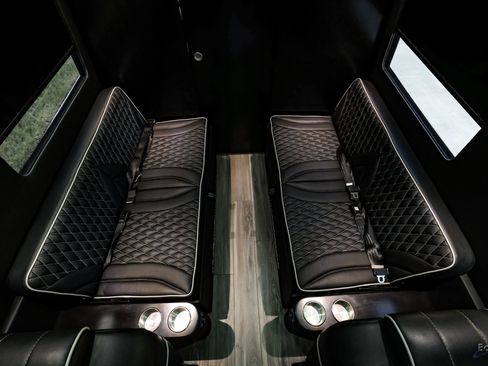 Used 2023 Mercedes-Benz Sprinter 3500 w/ Parking Package image 99