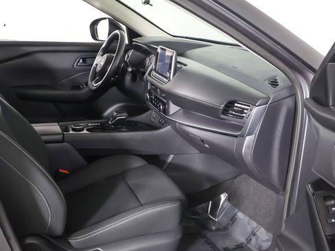 Used 2024 Nissan Rogue S image 20