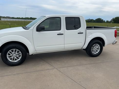 Used 2019 Nissan Frontier SV RWD image 4