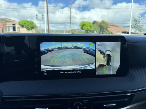 Used 2025 Nissan Kicks SR image 8