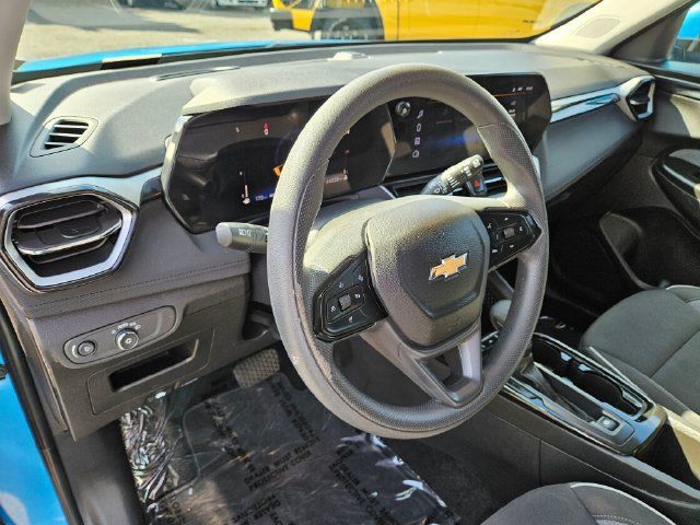 Used 2025 Chevrolet TrailBlazer LT AWD/4WD image 21