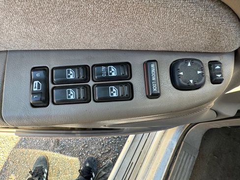 Used 2001 Chevrolet Silverado 1500 LS w/ Off-Road Skid Plate Pkg image 15