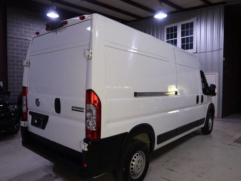 Used 2023 RAM ProMaster 2500 FWD image 4