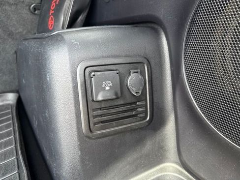 Used 2022 Toyota 4Runner Limited AWD/4WD image 16