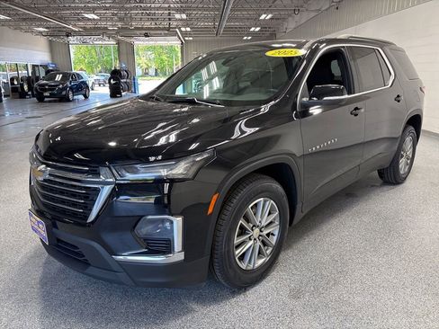 Used 2023 Chevrolet Traverse LT AWD/4WD image 3