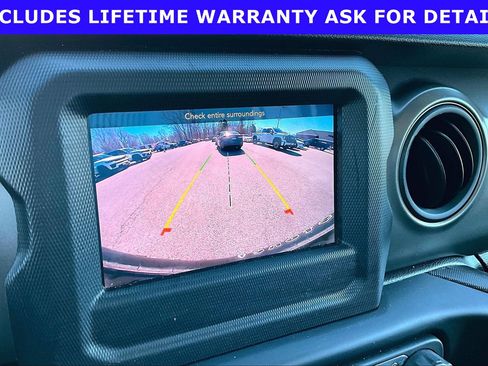 Used 2023 Jeep Wrangler Unlimited w/ Cold Weather Group AWD/4WD image 18