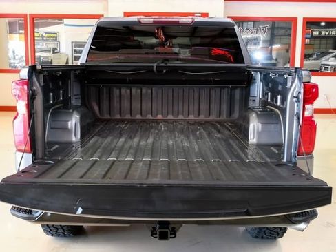 Used 2021 Chevrolet Silverado 1500 Custom Trail Boss w/ LPO, Dark Essentials Package image 7