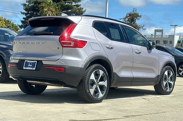 Certified 2026 Volvo XC40 B5 Plus AWD/4WD image 3