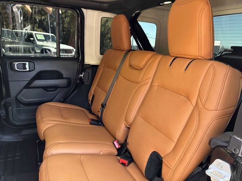Used 2022 Jeep Wrangler Unlimited Sahara w/ LED Lighting Group AWD/4WD image 24