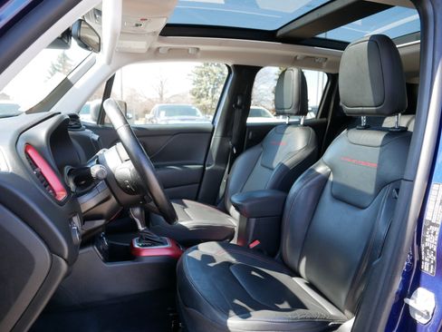 Used 2019 Jeep Renegade Trailhawk image 35