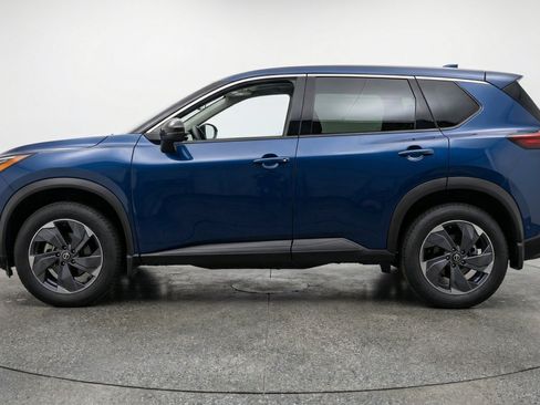Used 2025 Nissan Rogue SV FWD image 5