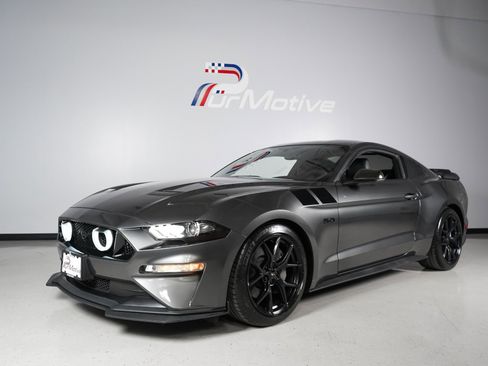 Used 2018 Ford Mustang GT Premium w/ Black Accent Package RWD image 3