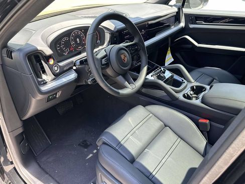 Used 2026 Porsche Cayenne Coupe AWD/4WD image 11
