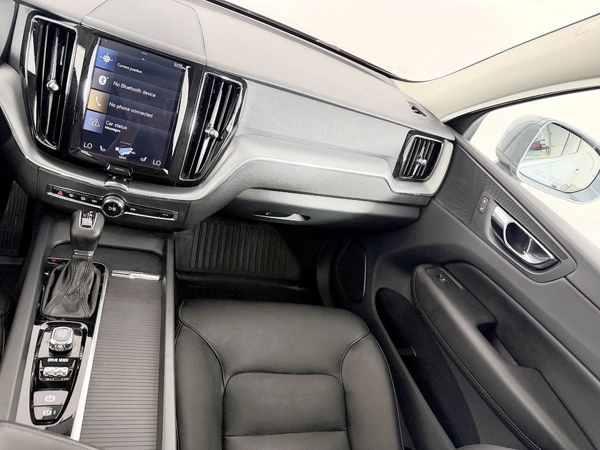 Used 2019 Volvo XC60 T5 Momentum w/ Premium Package AWD/4WD image 56