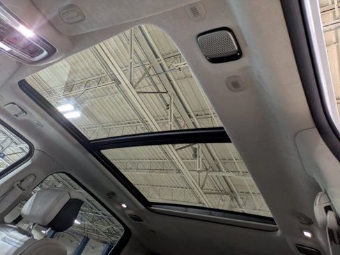 Used 2025 RAM 1500 Tungsten AWD/4WD image 21
