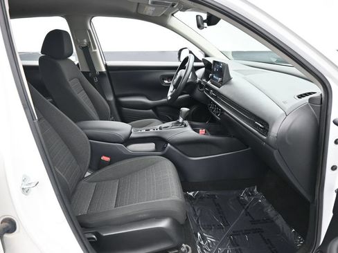 Certified 2024 Honda HR-V LX image 34