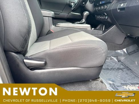 Used 2021 Toyota Tacoma TRD Sport AWD/4WD image 15
